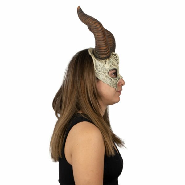 Mythical Horned Skull