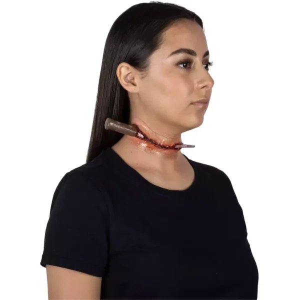 25796 2 Knife in neck