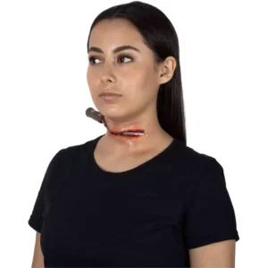 25796 3 Knife in neck