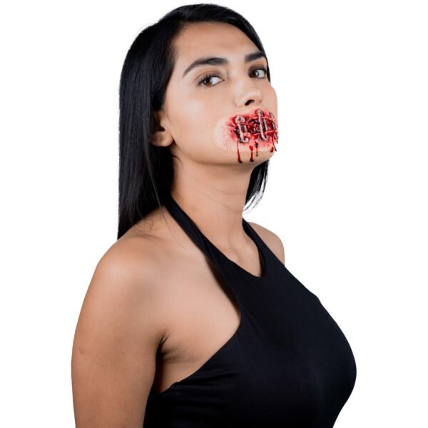 Safety pin mouth
