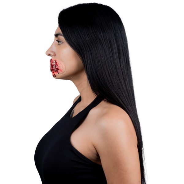 Safety pin mouth