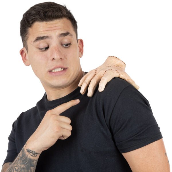 Shoulder buddy: Crawling Hand