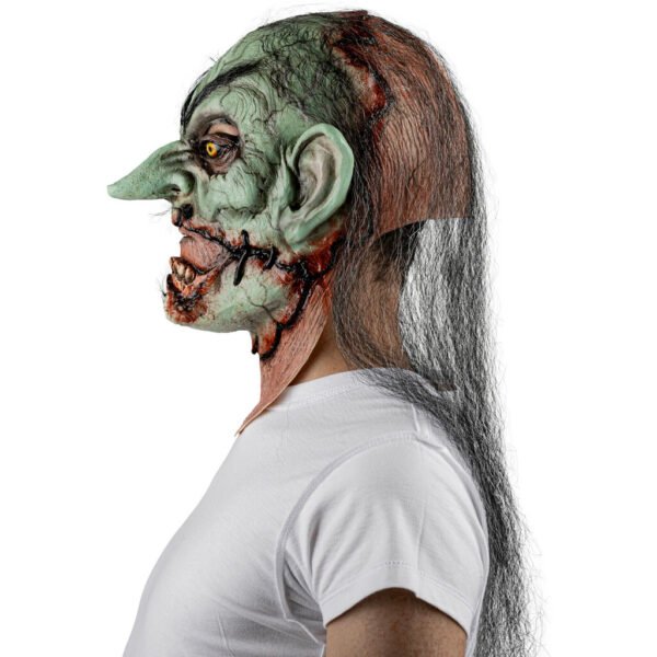 30042 4 Cracked Witch