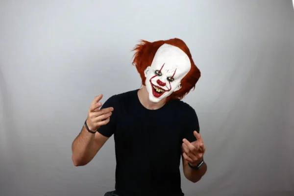 IT - Pennywise Deluxe Mask
