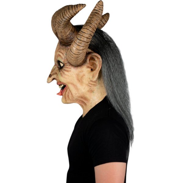 30165_Horned Sorceress (3) Horned Sorceress