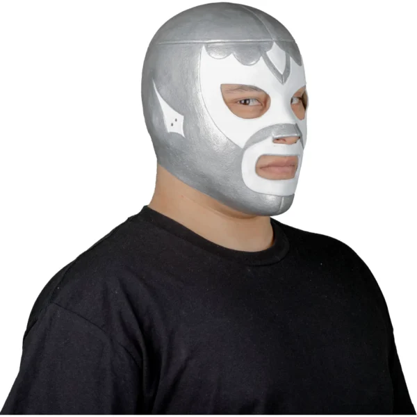 Máscara Látex Luchador Leyenda Plateada – Acabado Metálico Artesanal