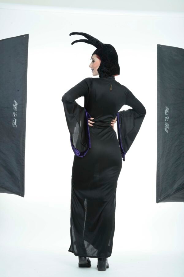 82020_82021_Bewitch (36) Disfraz Bewitch – Vestido Largo Negro de Villana con Tocado de Cuernos y Bastón
