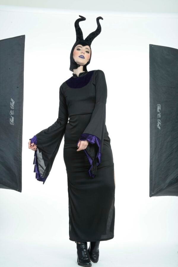 82020_82021_Bewitch (40) Disfraz Bewitch – Vestido Largo Negro de Villana con Tocado de Cuernos y Bastón